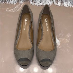 By Chinese Laundry Taupe peep-toe wedges size 8